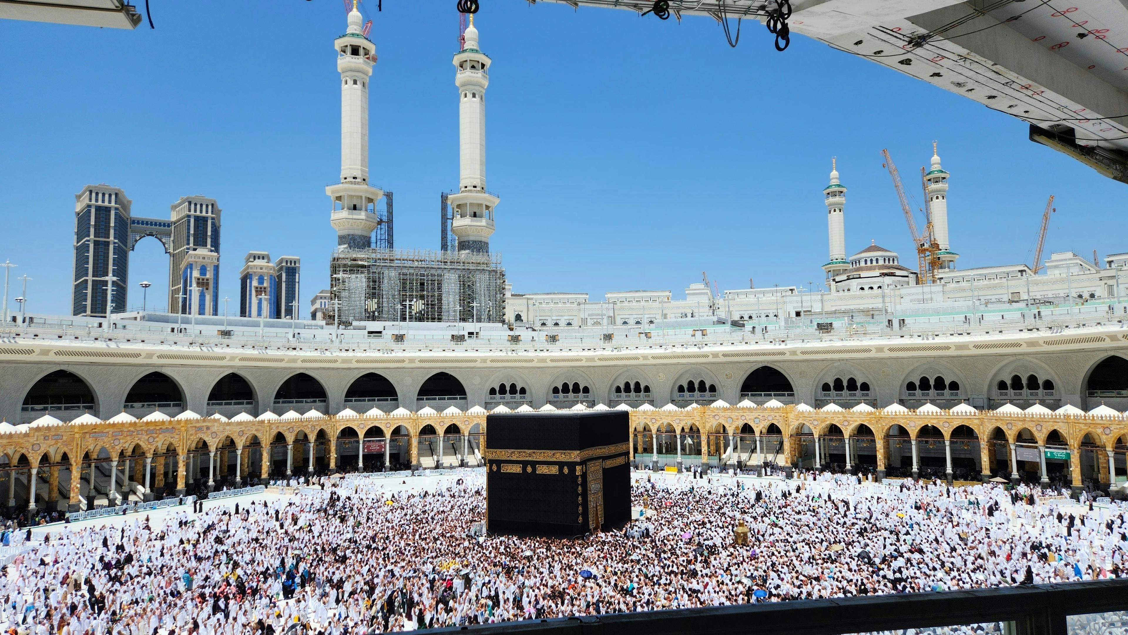 Affordable Umrah Air Ticket Packages: 10 Nights in Makkah & Madinah